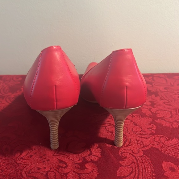 Daily Shoes Red Pumps - Picture 4 of 4
